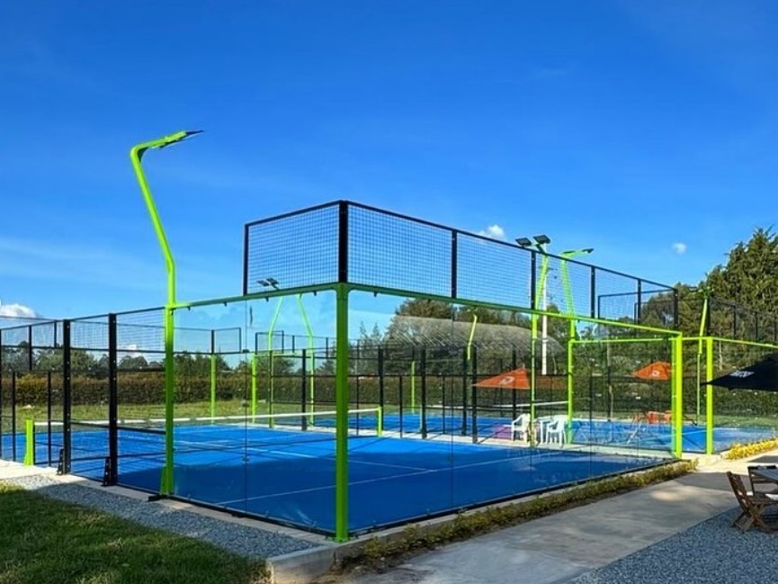 2022 Custom New Design Hot Sale Panoramic Canchas De Padel Tennis Court